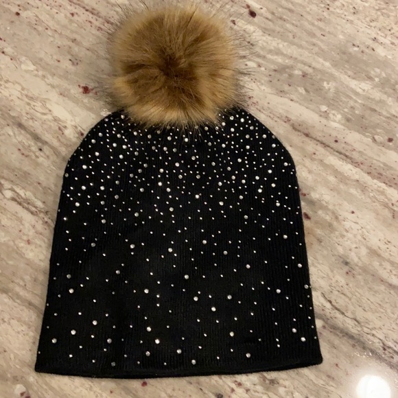 Accessories - Women’s beanie hat